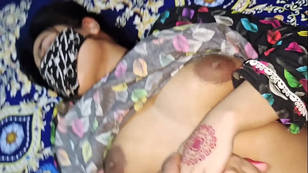 Ibu Tiriku Mengajarku Tentang Seks, Ngobrol Kotor, Erangan, Dan Hubungan Liar Nan Panas