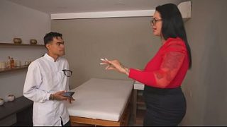 Urutin Body Lu Yang Seksi Itu Sampai Basah Kuyup, Biar Tangan Gue Ngerayap Di Kulit Mulus Lu Penuh Birahi