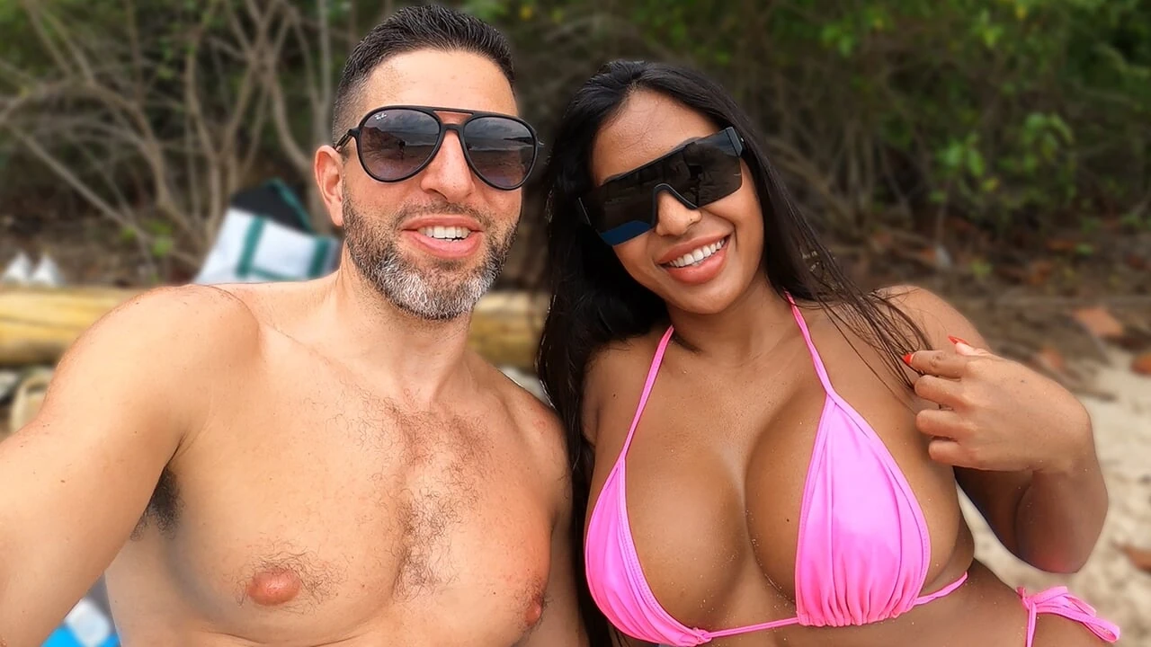 Big Tits Thai Bombshell Gets Picked Up In Public Beach