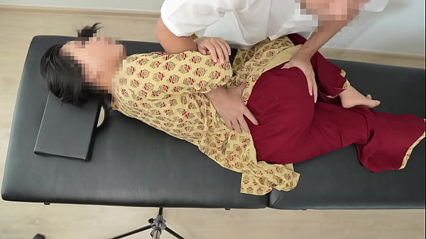 Cewek Desi India Dielus-elus Body-nya Sampai Basah Kuyup Penuh Gairah
