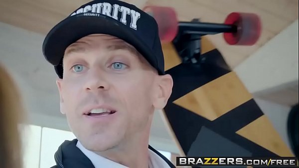 Brazzers – B. Got Boobs – Jangan Jadi Pelacur Skater! Adegan Dibintangi Nina North Dan Johnny Sins
