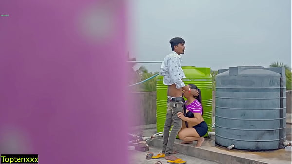 Seks Panas Sangat Nikmat Di Atap! Tolong Jangan Keluar Di Dalam Memek