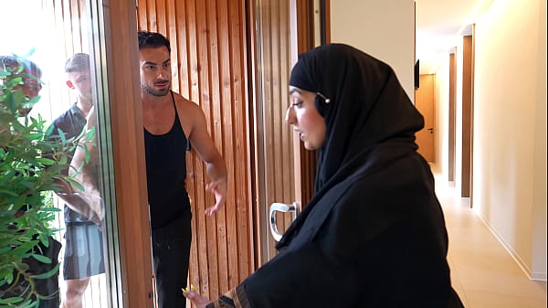 Gadis Arab Mau Jaga Keperawanan, Tapi 4 Pria Datang Menggoda
