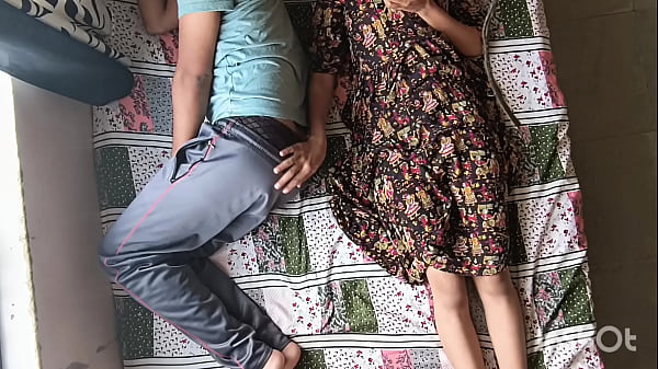 Desi Bhabhi Shivani Menggoda Devar Yang Tertidur Dan Menungganginya Dalam Posisi Amazon