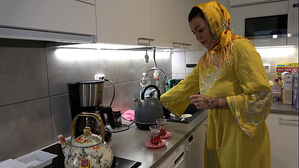 Tiri Arab Hijab Berbobrok Dientot Anak Tiri Liar