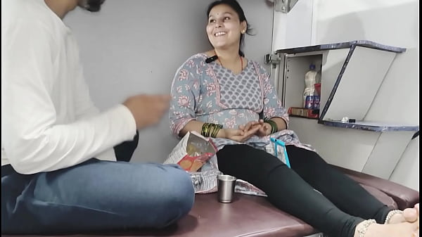 Mertua Perempuan Genit Kuajak Ngentot Di Kereta Api Dari Kashmir Sampai Kanyakumari, Sepanjang Perjalanan Penuh Desahan Dan Cipratan
